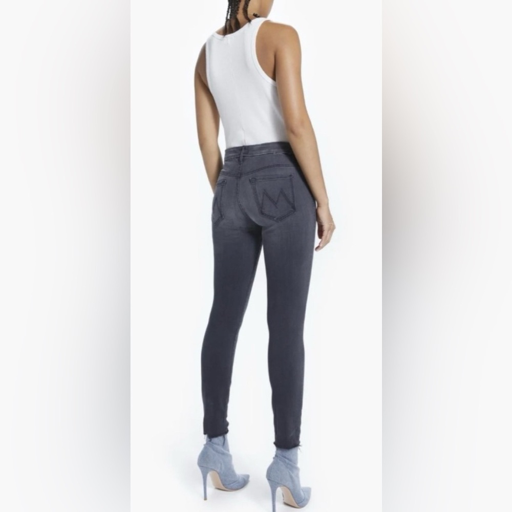 MOTHER The High Waisted Looker Ankle Fray Black Jeans Lighting Up Lanterns 26